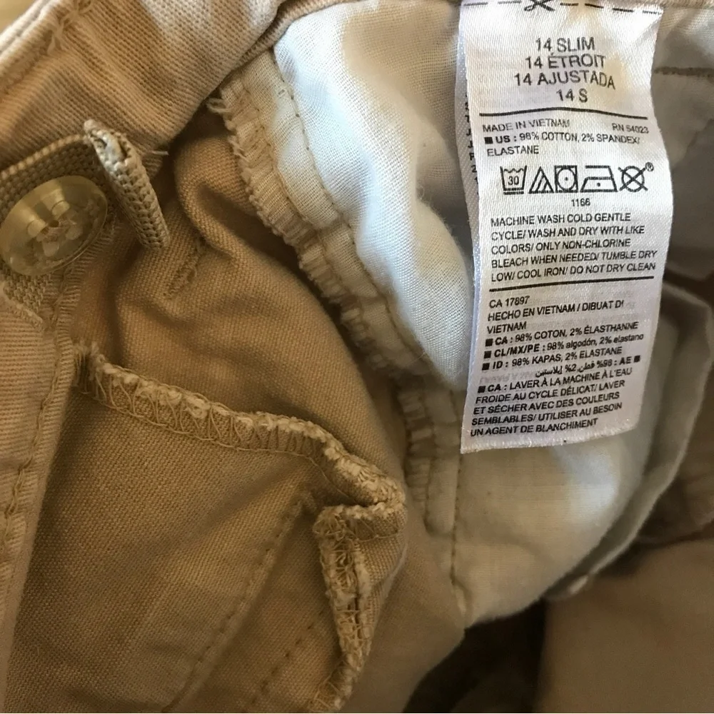 Bundle 2 old navy kids Bermuda slim and Bermuda stretch khaki shorts